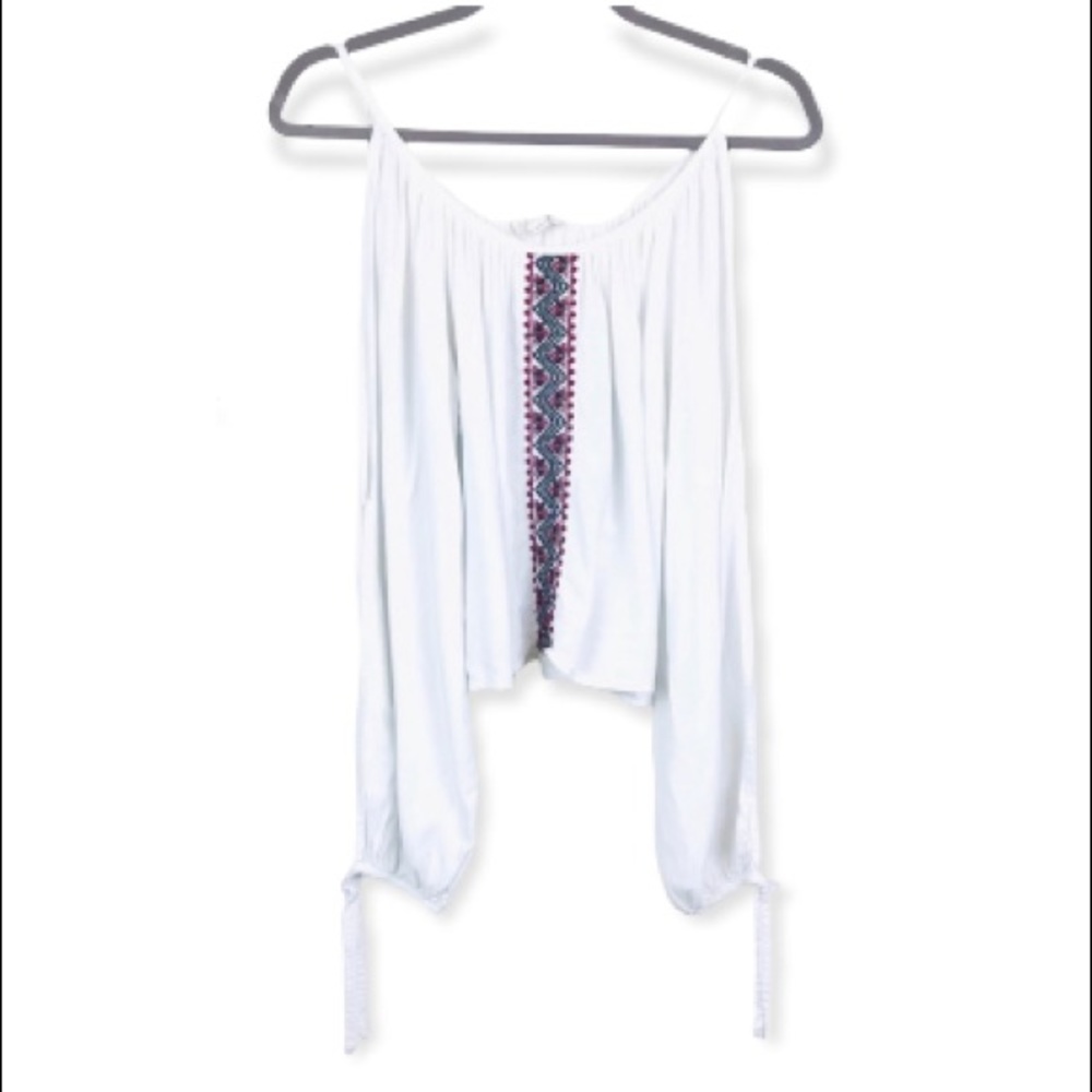 LA Hearts boho cold shoulder tied blouse sleeves